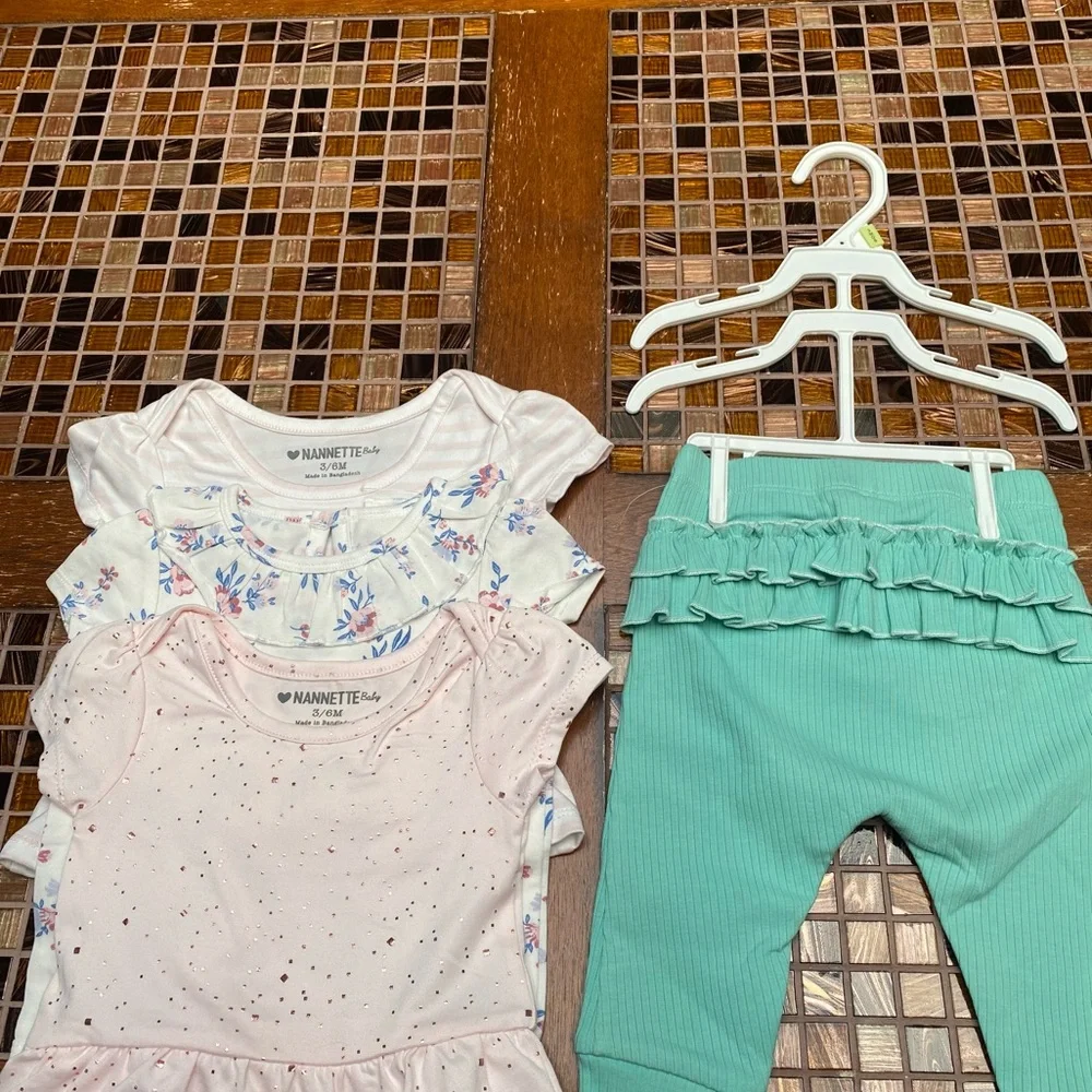 Nannette Baby Girl Set - Picture 3 of 3